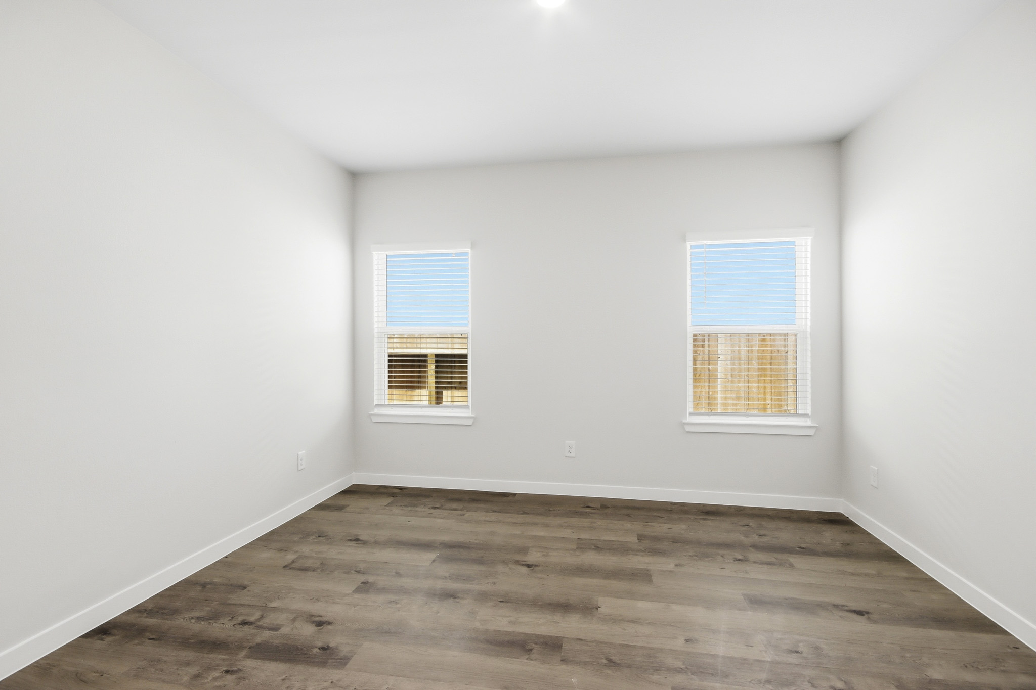 A room with windows.